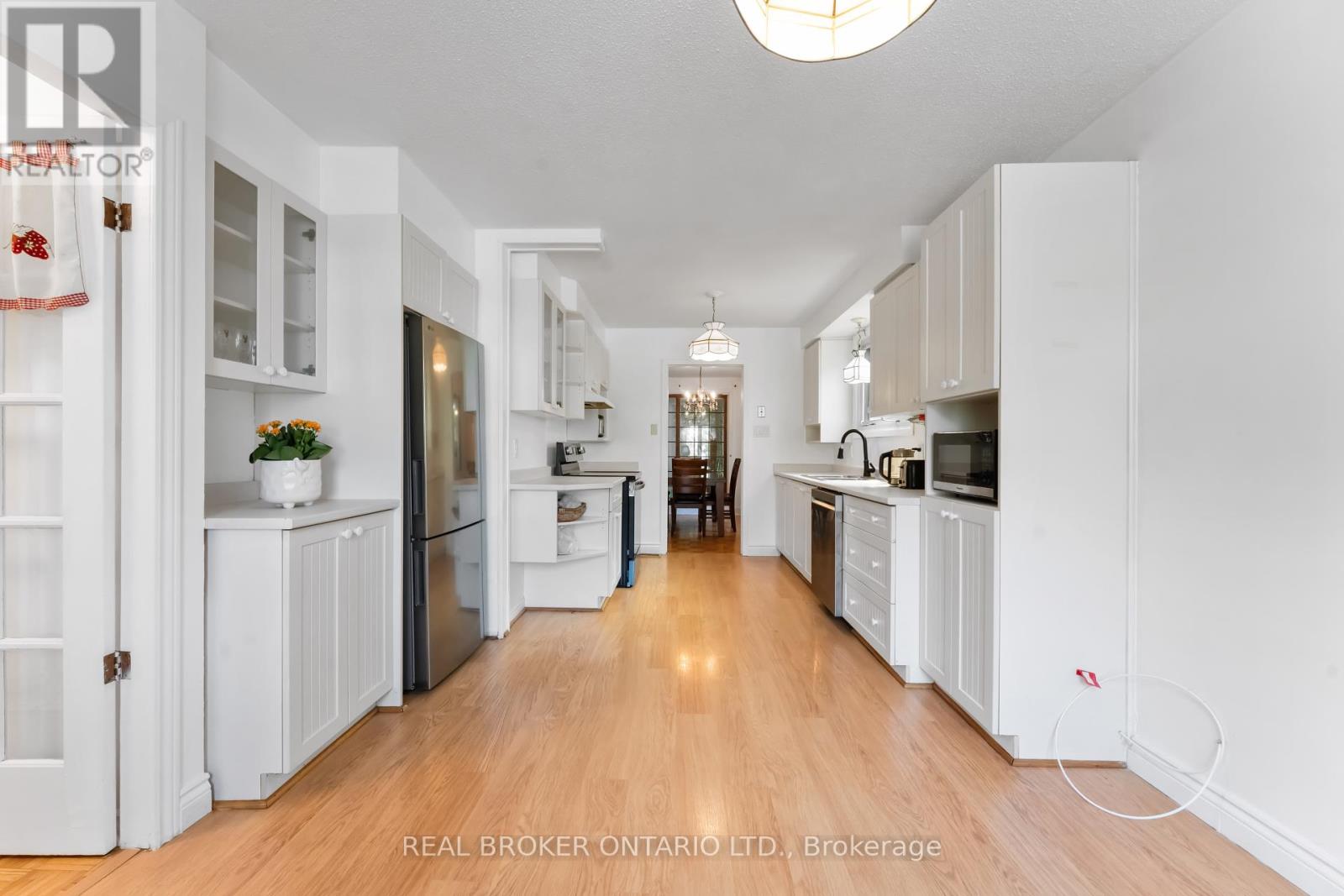 77 Priam Way, Ottawa, Ontario  K2H 8S7 - Photo 14 - X12413212
