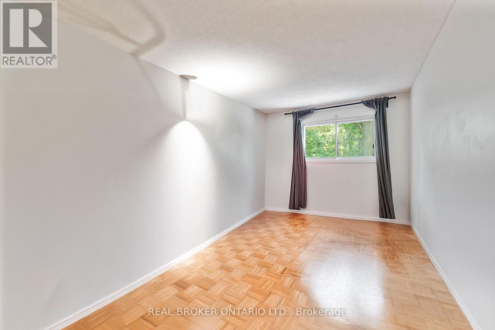 77 Priam Way, Ottawa, Ontario  K2H 8S7 - Photo 20 - X12413212