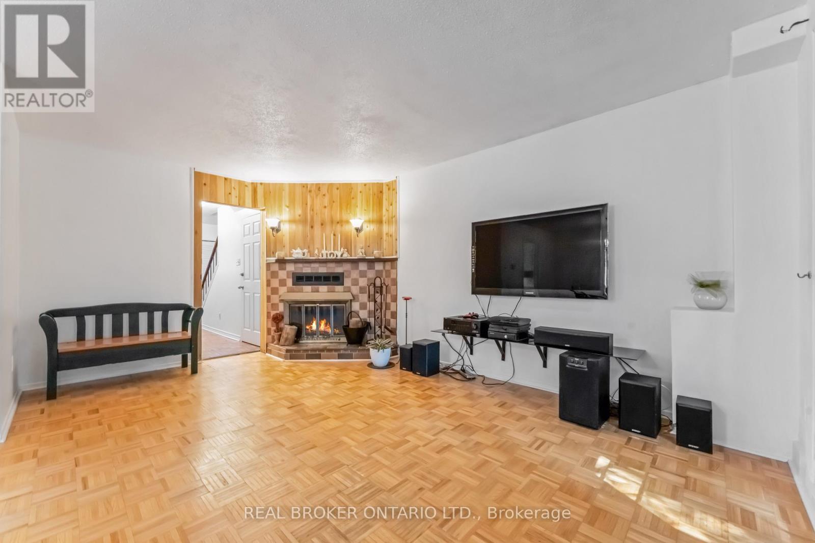 77 Priam Way, Ottawa, Ontario  K2H 8S7 - Photo 7 - X12413212