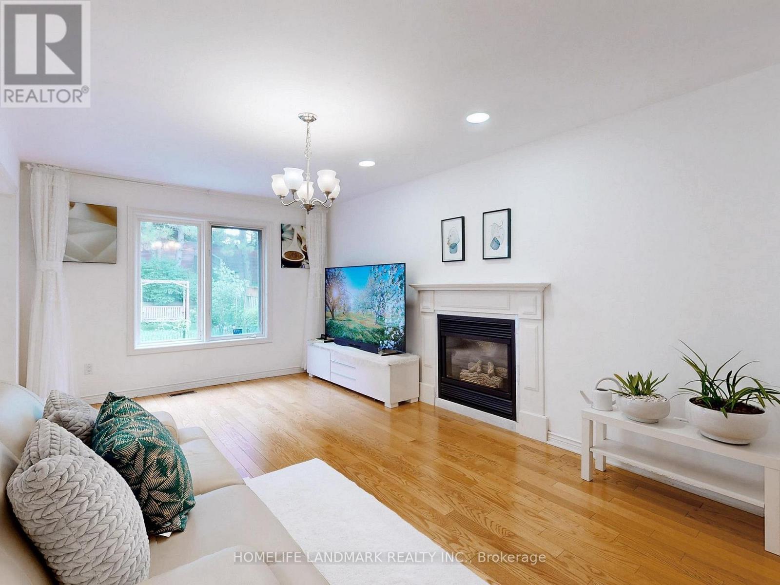 64 Bradgate Drive, Markham, Ontario  L3T 7L9 - Photo 12 - N12413084