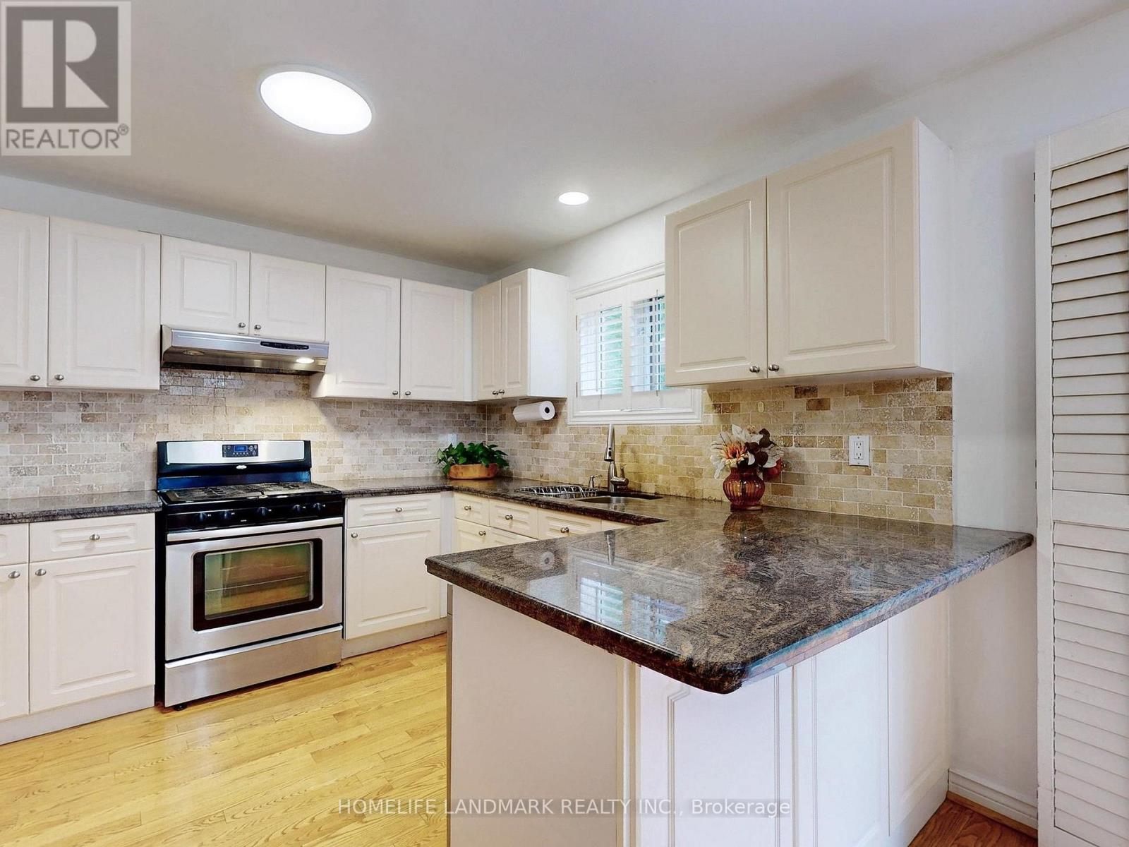64 Bradgate Drive, Markham, Ontario  L3T 7L9 - Photo 13 - N12413084