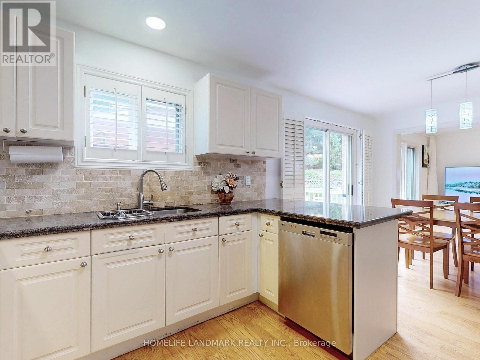 64 Bradgate Drive, Markham, Ontario  L3T 7L9 - Photo 14 - N12413084