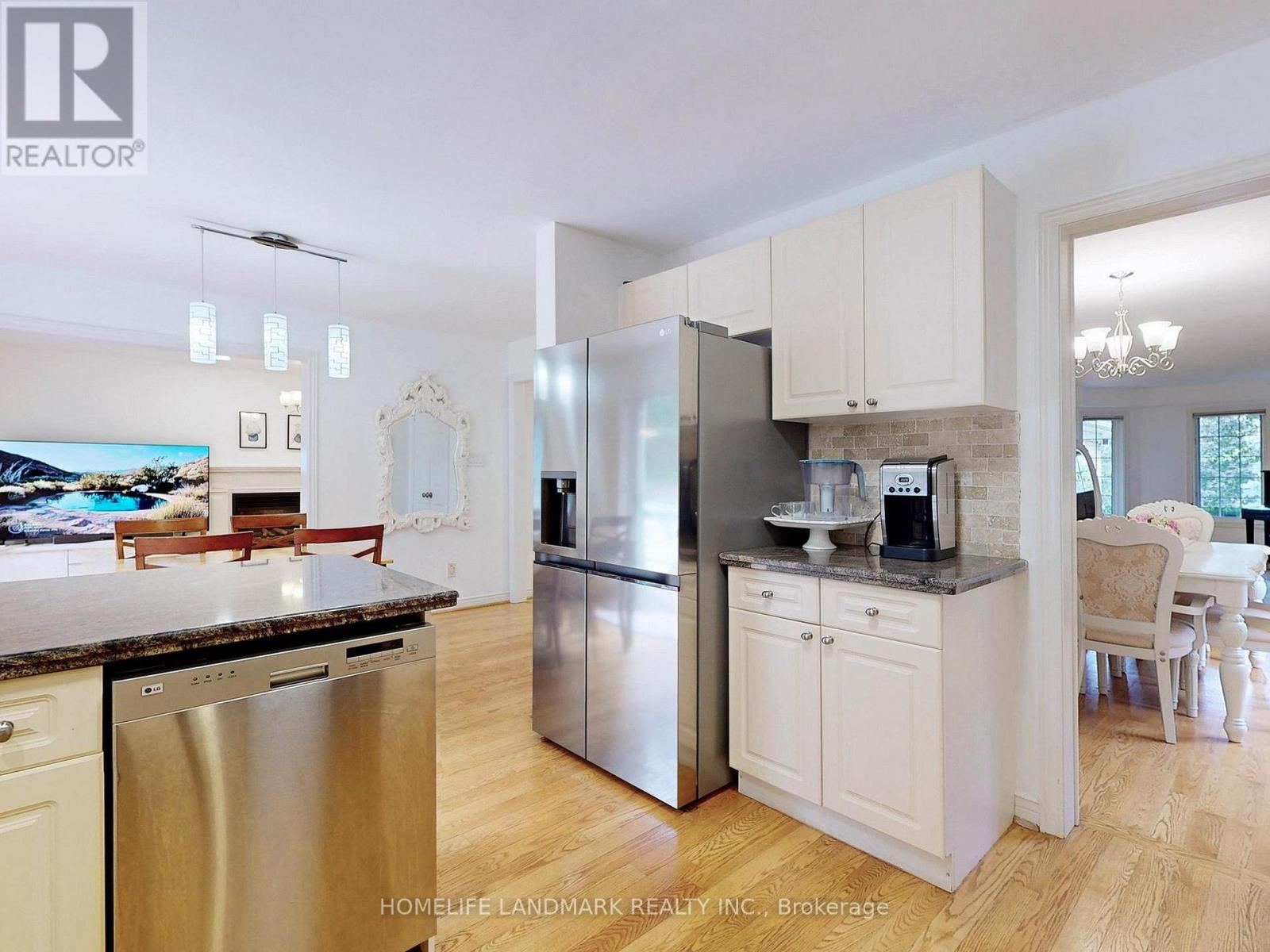 64 Bradgate Drive, Markham, Ontario  L3T 7L9 - Photo 15 - N12413084