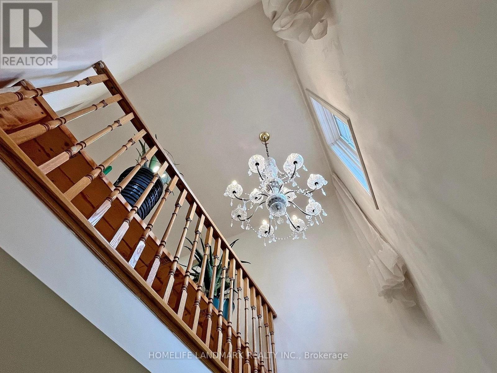 64 Bradgate Drive, Markham, Ontario  L3T 7L9 - Photo 16 - N12413084