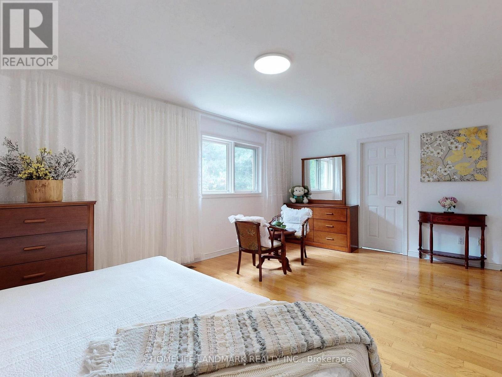 64 Bradgate Drive, Markham, Ontario  L3T 7L9 - Photo 18 - N12413084
