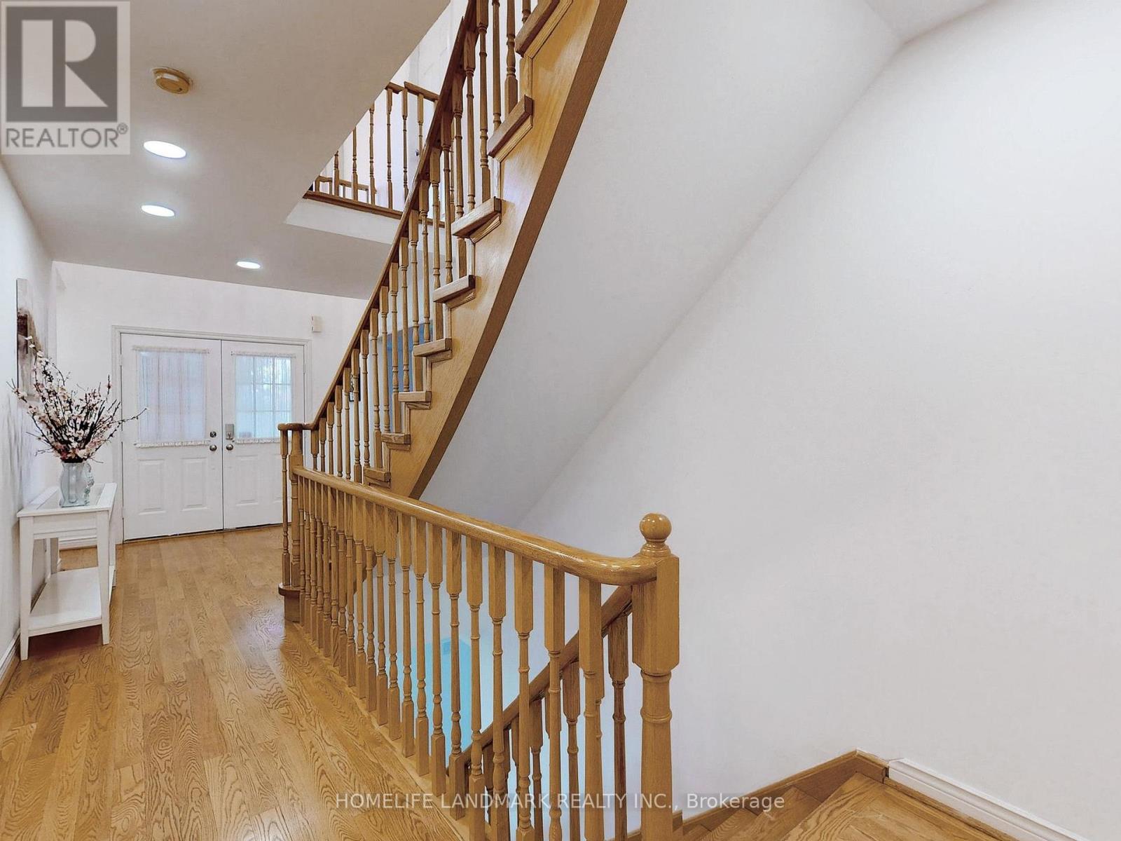 64 Bradgate Drive, Markham, Ontario  L3T 7L9 - Photo 3 - N12413084