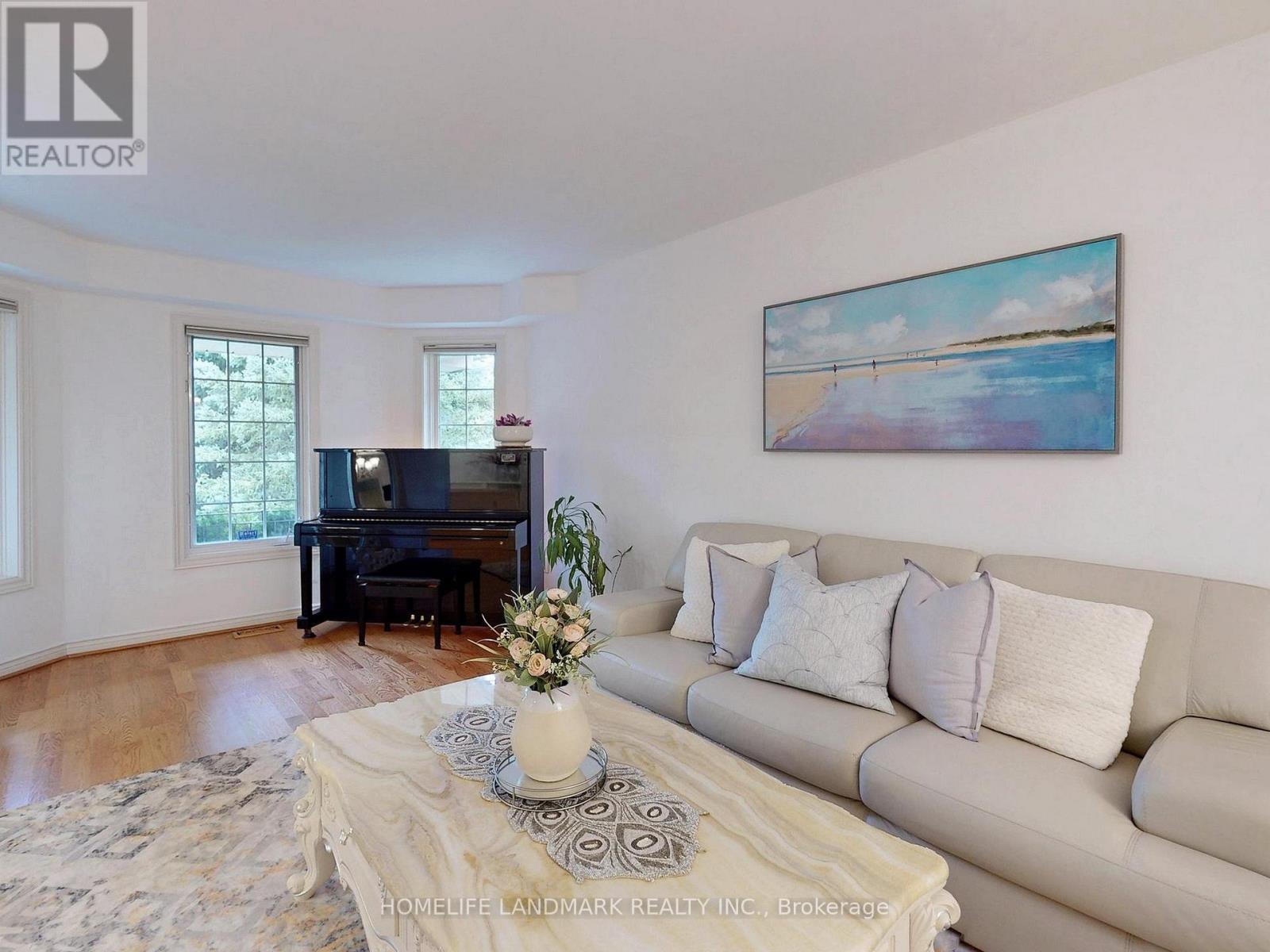 64 Bradgate Drive, Markham, Ontario  L3T 7L9 - Photo 4 - N12413084