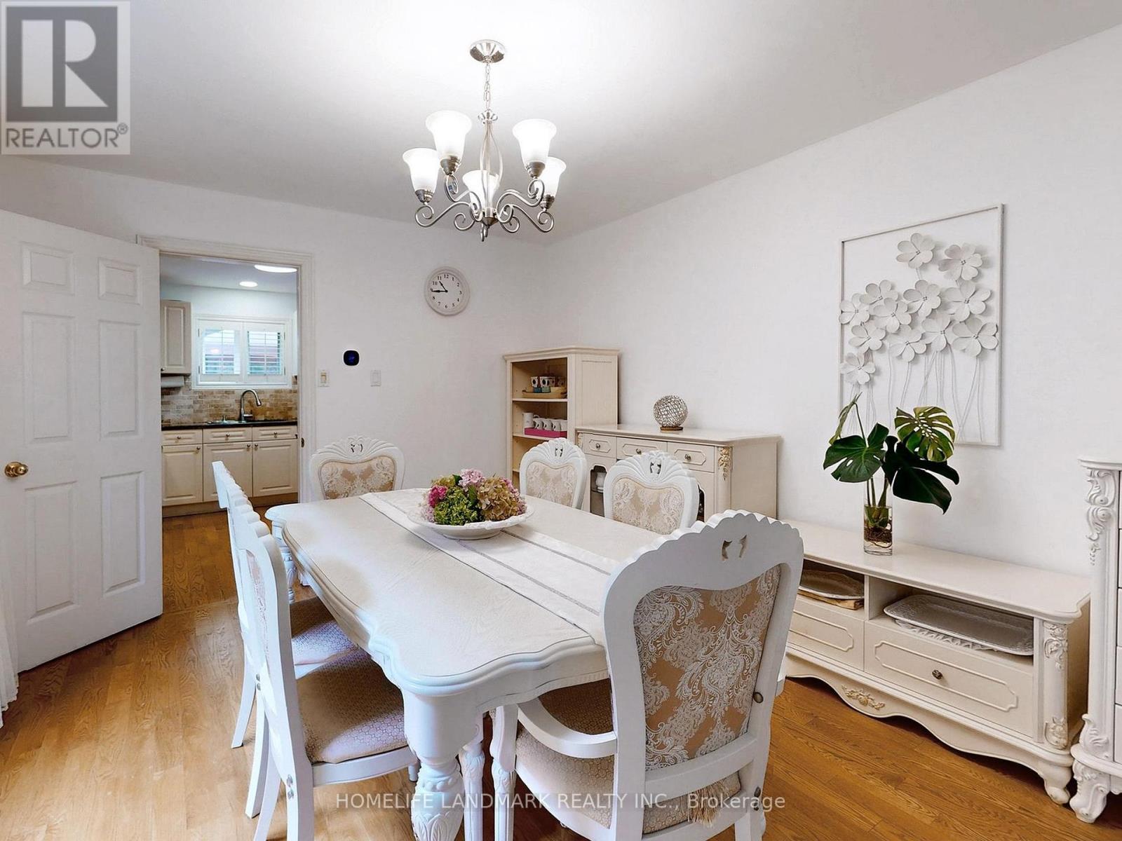 64 Bradgate Drive, Markham, Ontario  L3T 7L9 - Photo 7 - N12413084