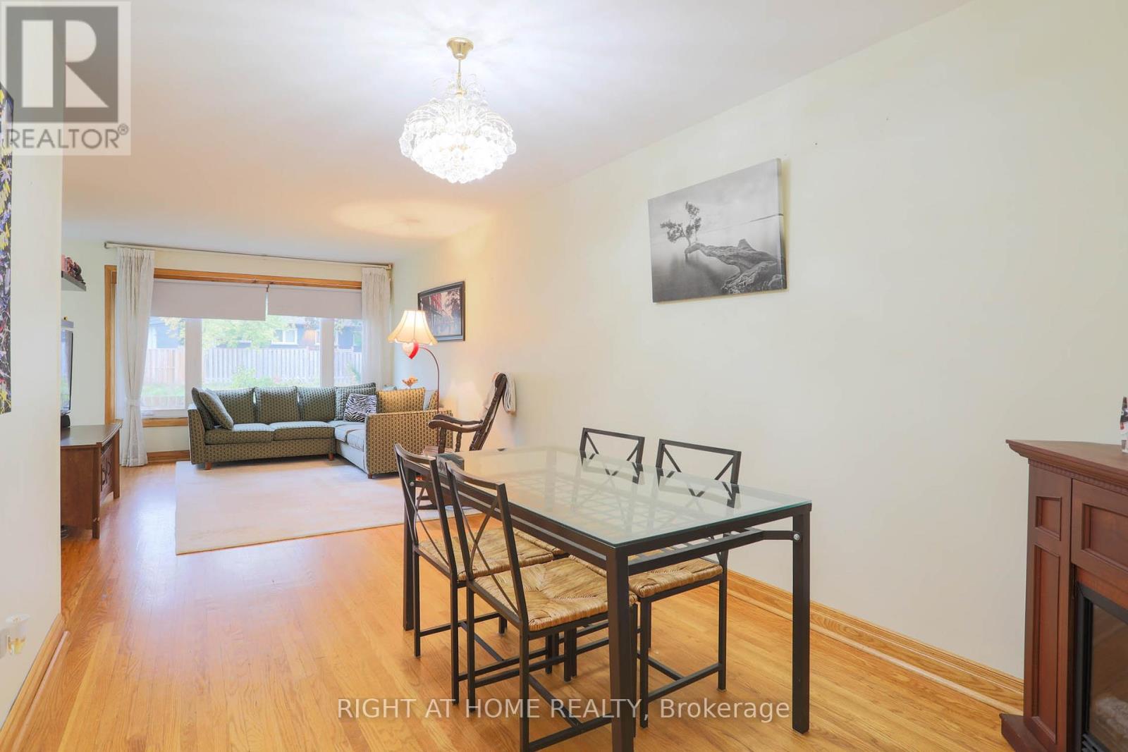 303 Blue Grass Boulevard, Richmond Hill (Crosby), Ontario  L4C 3H3 - Photo 12 - N12413156