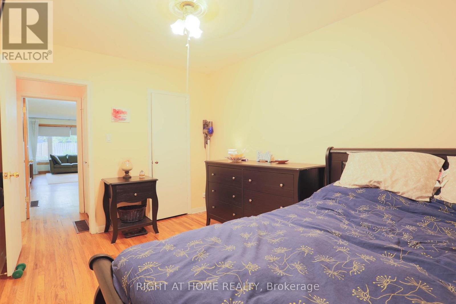 303 Blue Grass Boulevard, Richmond Hill (Crosby), Ontario  L4C 3H3 - Photo 20 - N12413156