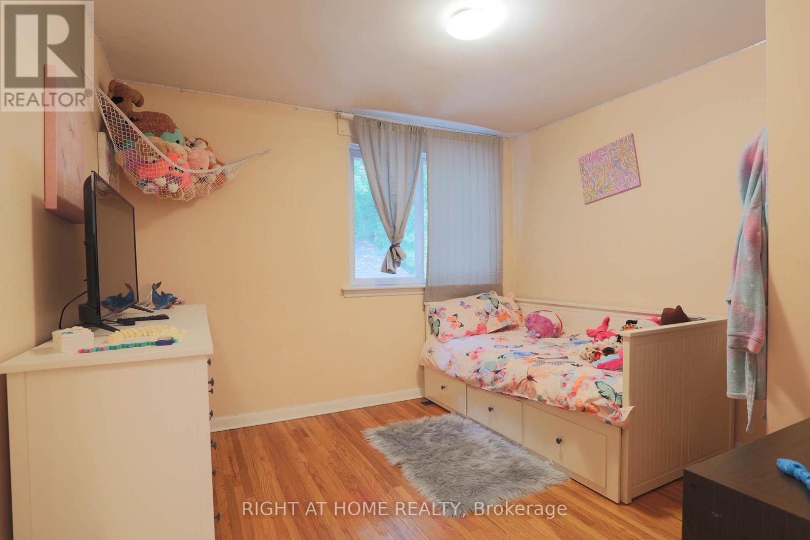 303 Blue Grass Boulevard, Richmond Hill (Crosby), Ontario  L4C 3H3 - Photo 24 - N12413156