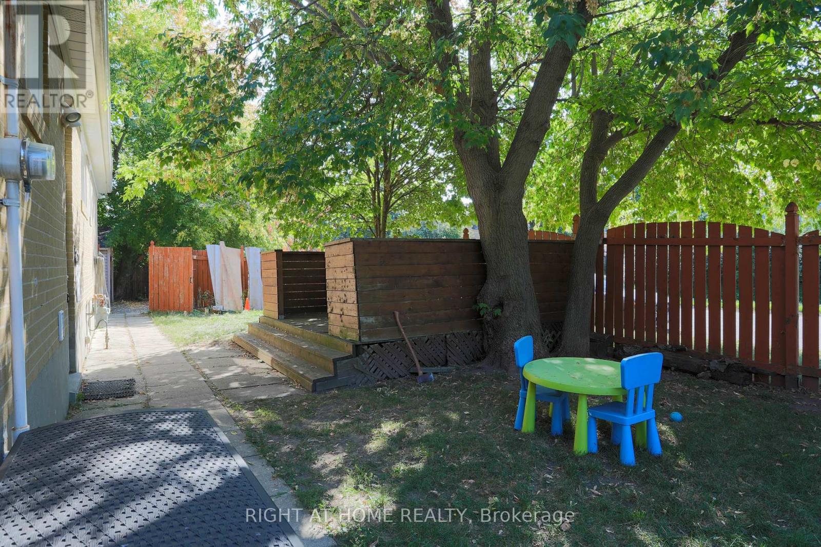 303 Blue Grass Boulevard, Richmond Hill (Crosby), Ontario  L4C 3H3 - Photo 31 - N12413156