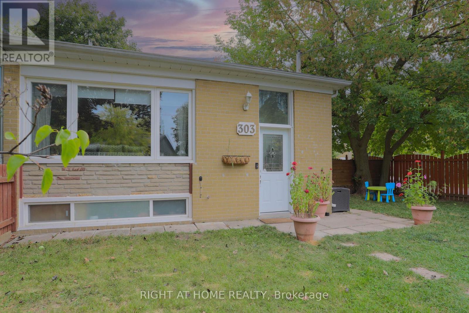 303 Blue Grass Boulevard, Richmond Hill (Crosby), Ontario  L4C 3H3 - Photo 34 - N12413156