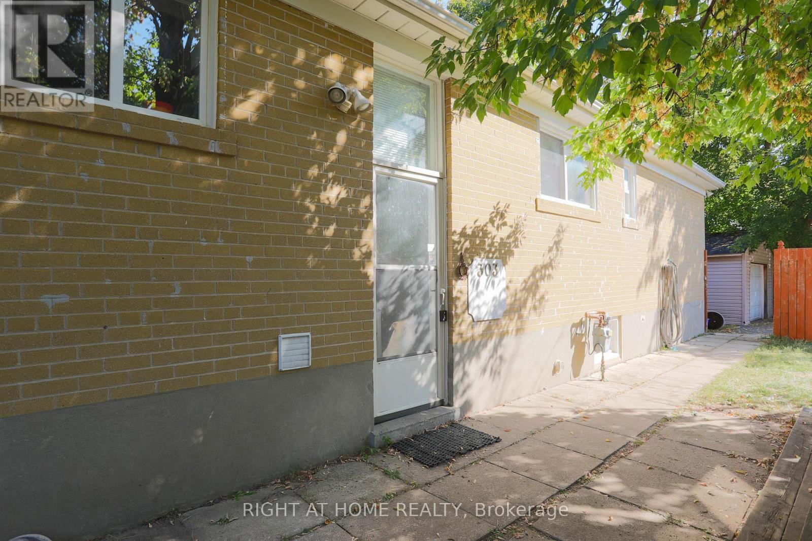 303 Blue Grass Boulevard, Richmond Hill (Crosby), Ontario  L4C 3H3 - Photo 39 - N12413156