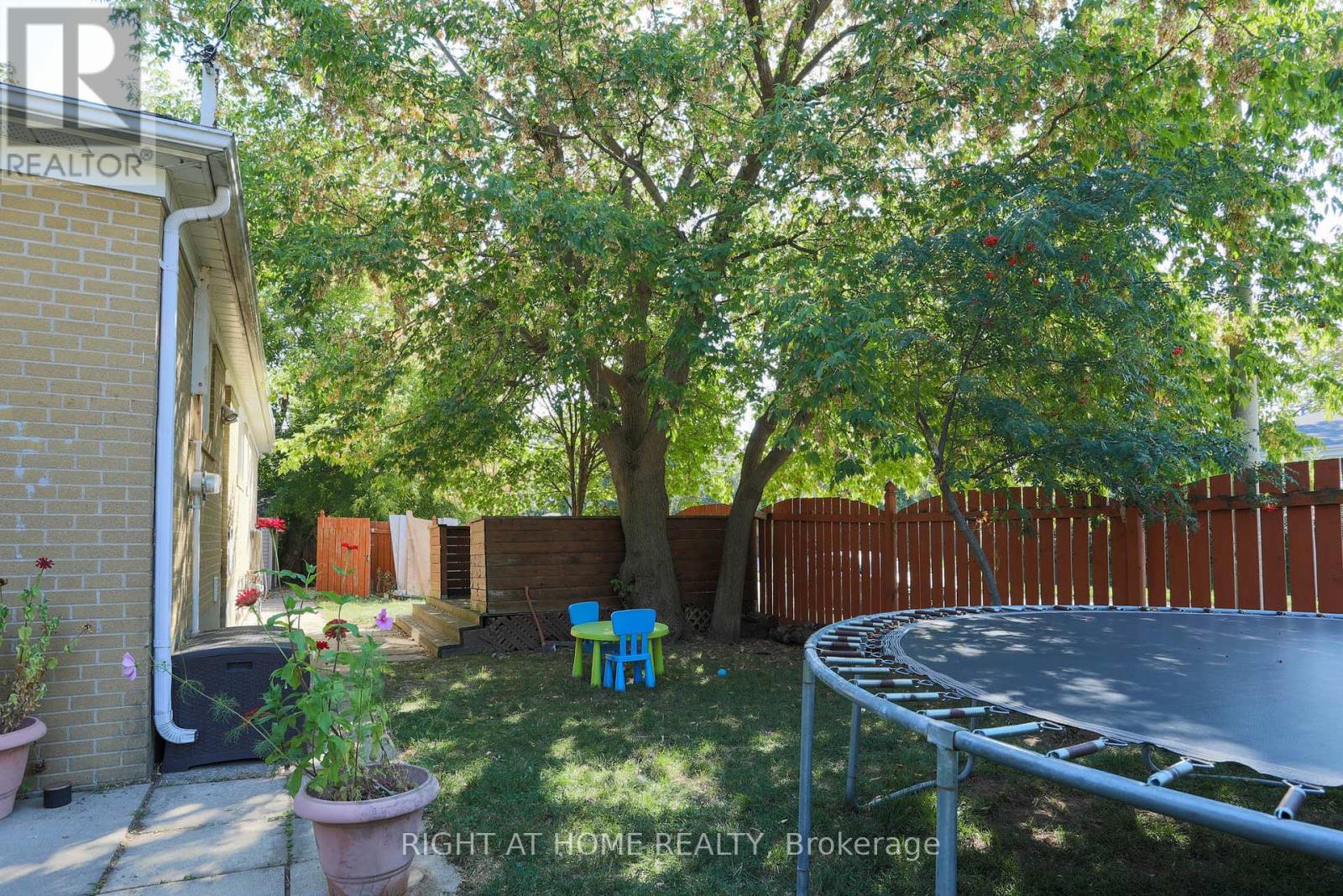 303 Blue Grass Boulevard, Richmond Hill (Crosby), Ontario  L4C 3H3 - Photo 43 - N12413156