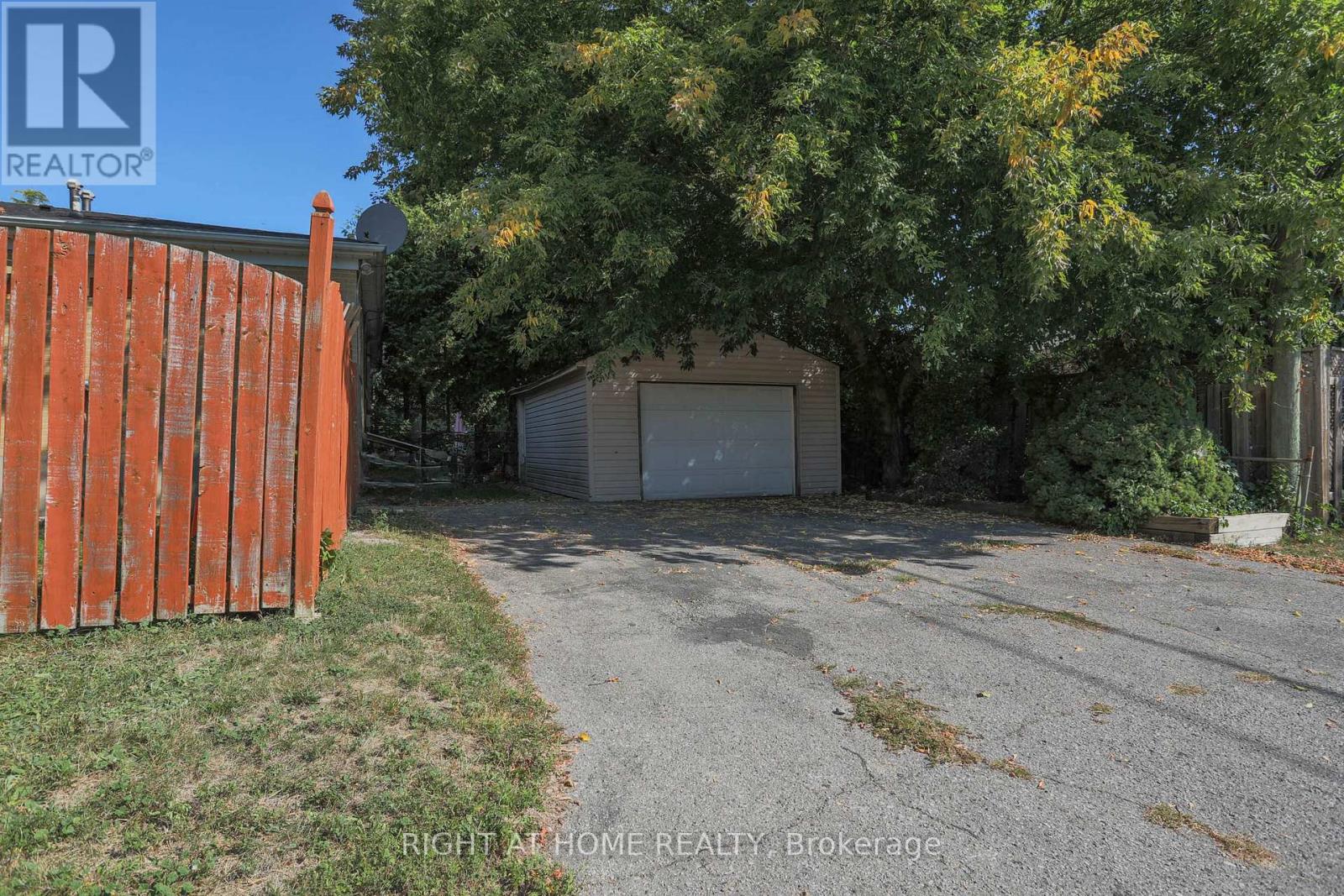 303 Blue Grass Boulevard, Richmond Hill (Crosby), Ontario  L4C 3H3 - Photo 47 - N12413156