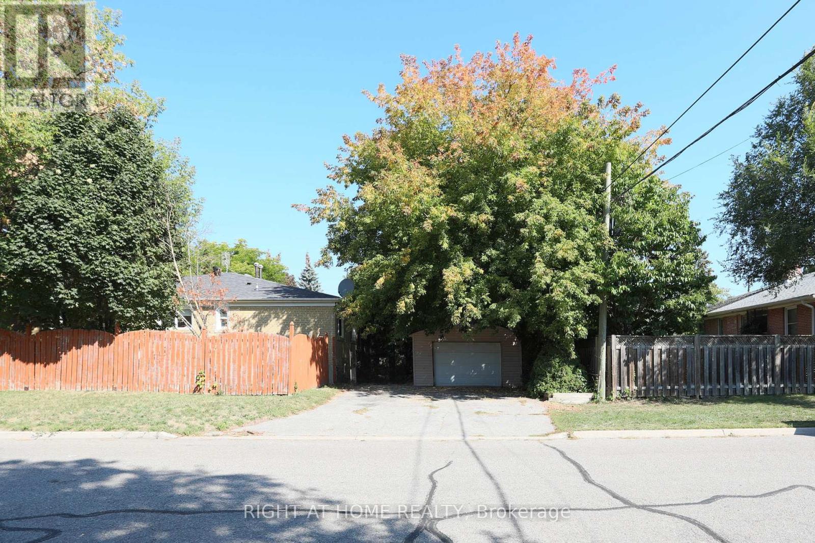 303 Blue Grass Boulevard, Richmond Hill, Ontario  L4C 3H3 - Photo 48 - N12413156