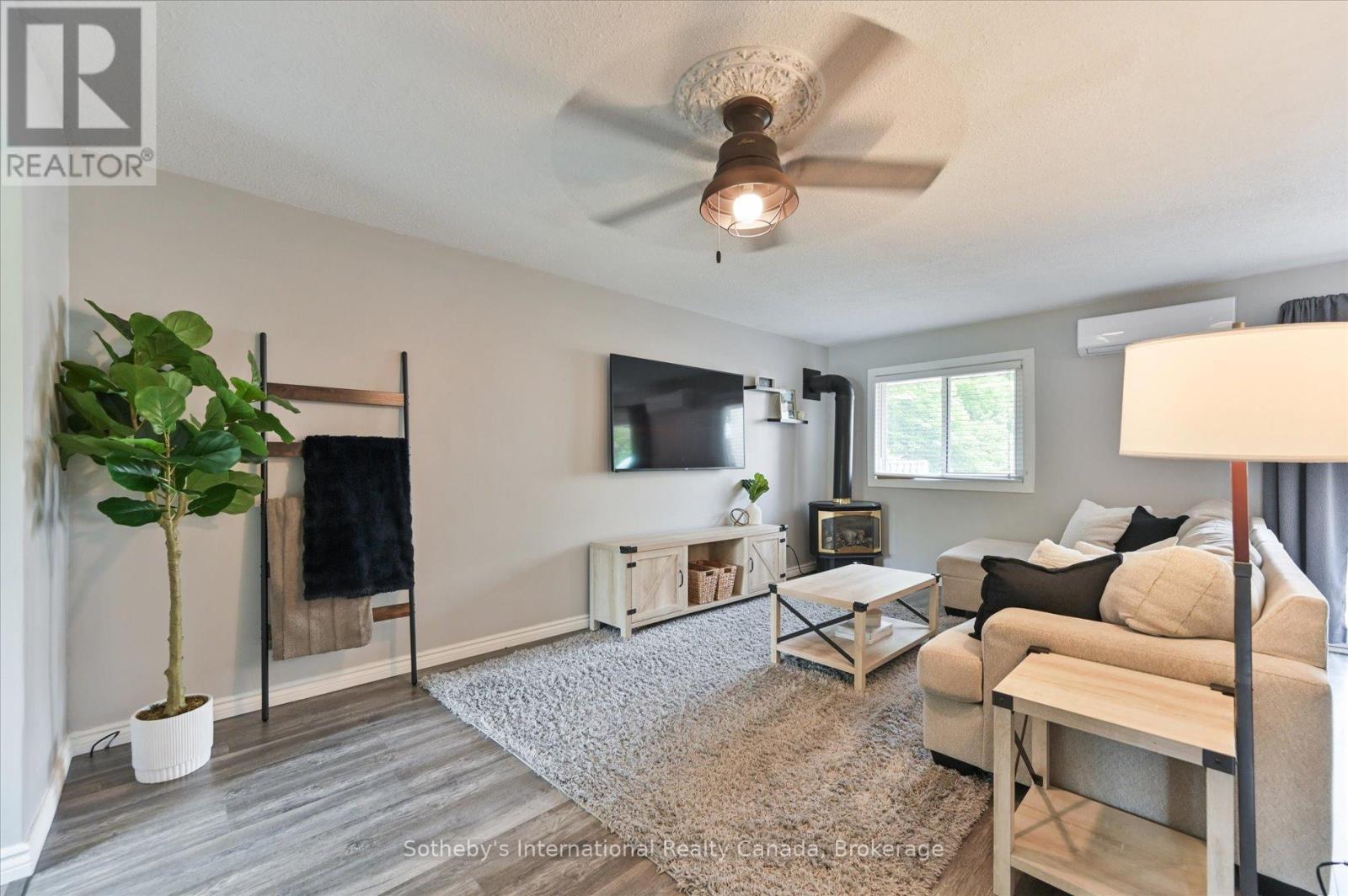217 Kingham Road, Halton Hills, Ontario  L7J 2T3 - Photo 15 - W12413214