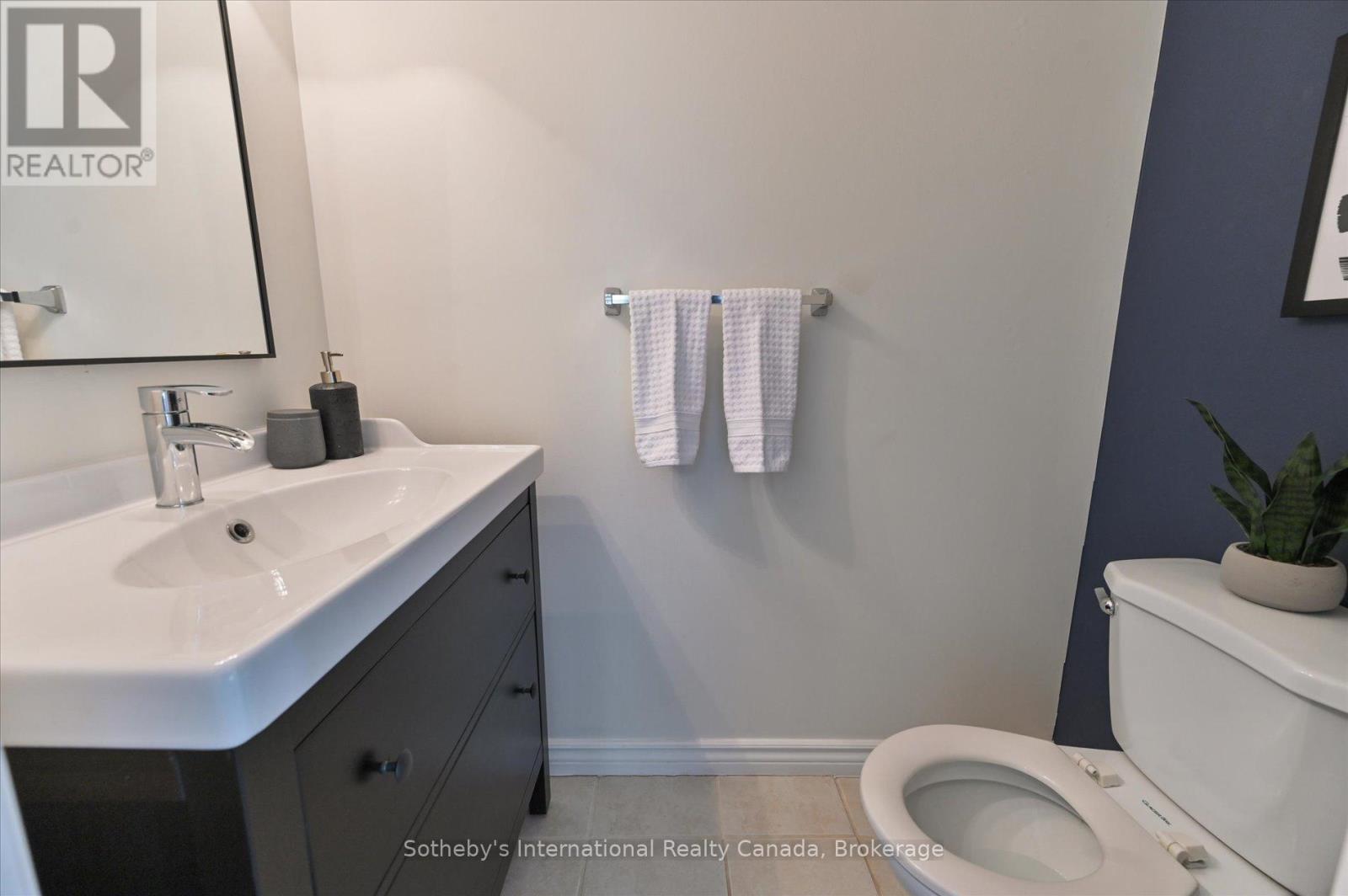 217 Kingham Road, Halton Hills, Ontario  L7J 2T3 - Photo 20 - W12413214