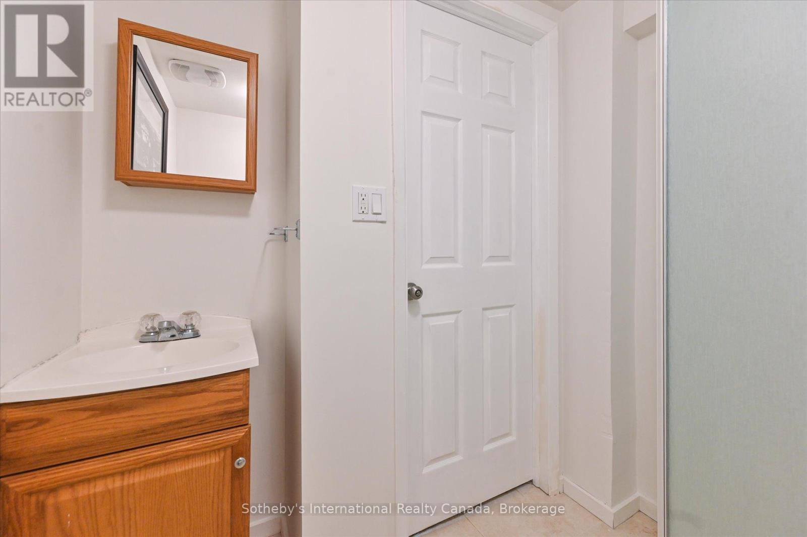 217 Kingham Road, Halton Hills, Ontario  L7J 2T3 - Photo 38 - W12413214