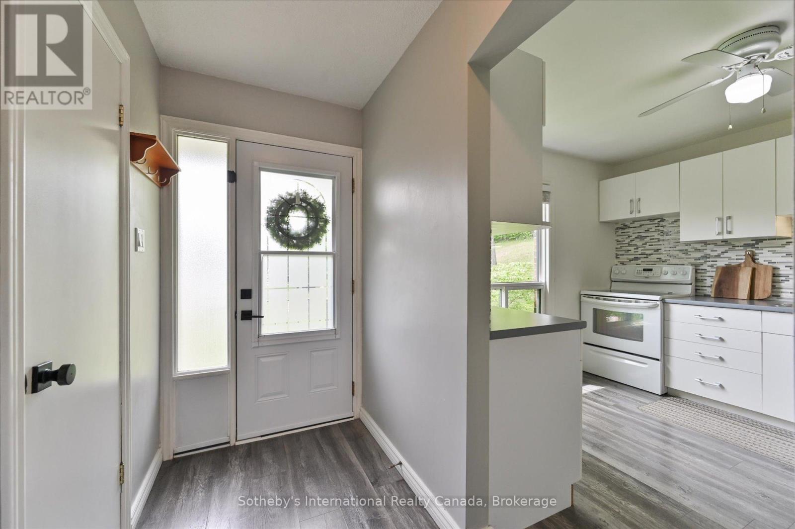 217 Kingham Road, Halton Hills, Ontario  L7J 2T3 - Photo 4 - W12413214