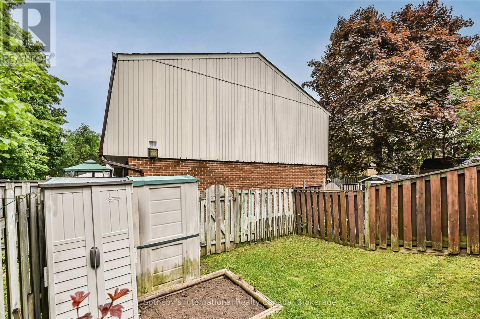 217 Kingham Road, Halton Hills, Ontario  L7J 2T3 - Photo 44 - W12413214