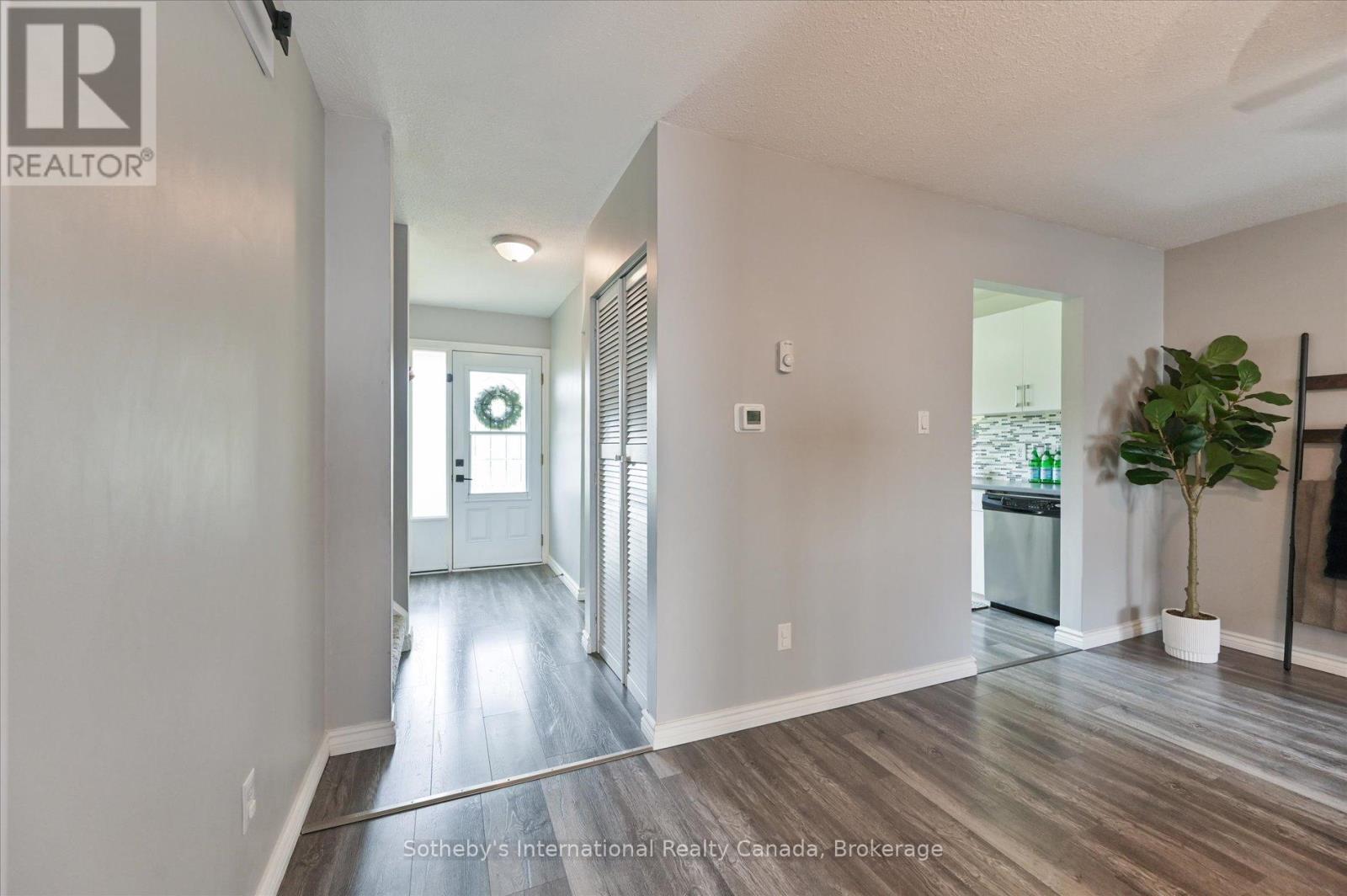 217 Kingham Road, Halton Hills, Ontario  L7J 2T3 - Photo 7 - W12413214