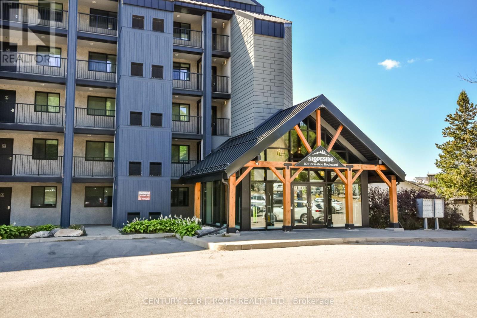 406 - 80 Horseshoe Boulevard, Oro-Medonte (Horseshoe Valley), Ontario  L4M 4Y8 - Photo 1 - S12413134