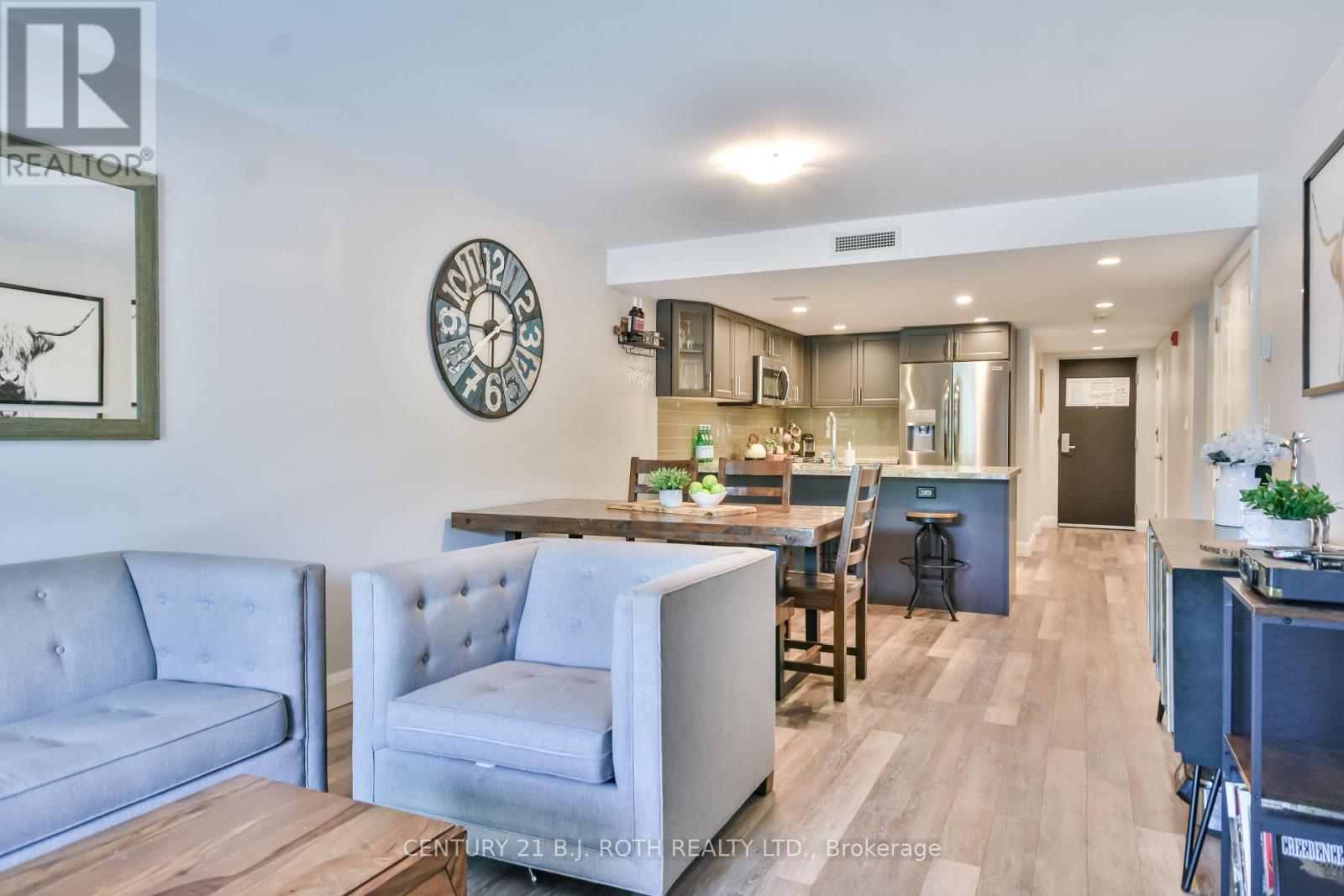 406 - 80 Horseshoe Boulevard, Oro-Medonte (Horseshoe Valley), Ontario  L4M 4Y8 - Photo 5 - S12413134
