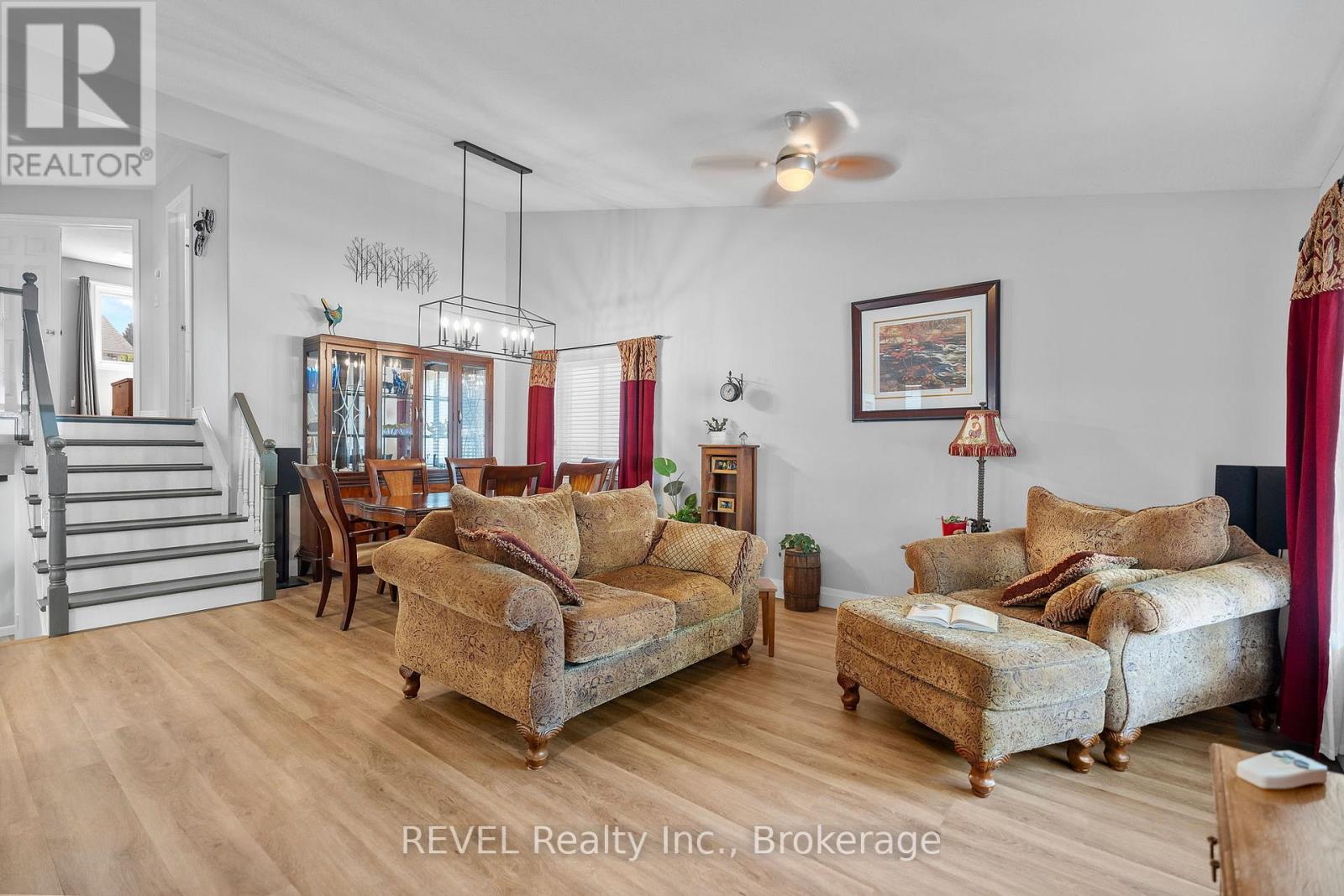 8116 Woodsview Crescent, Niagara Falls, Ontario  L2H 3G3 - Photo 7 - X12413187