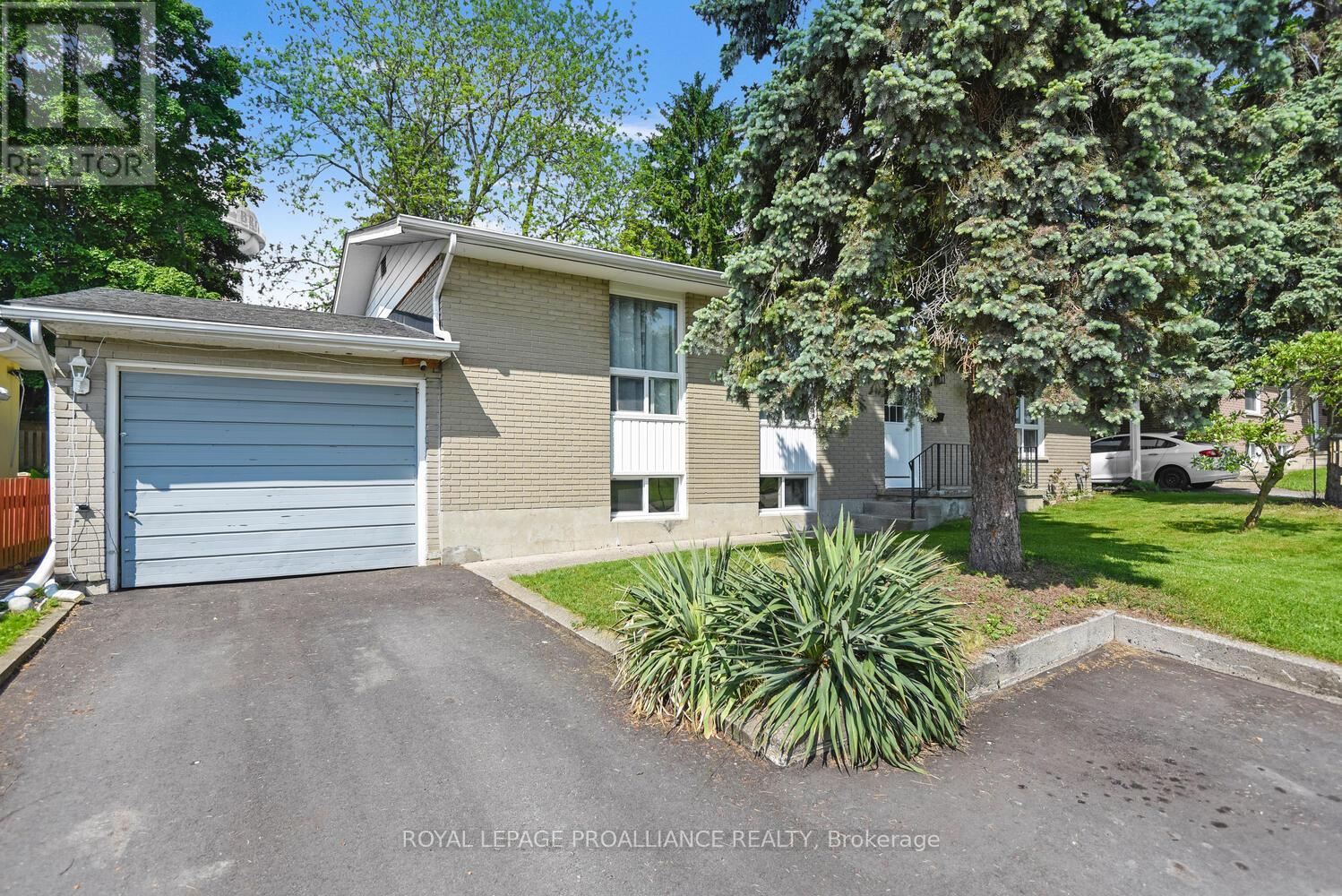 18 Convay Crescent, Brockville, Ontario  K6V 5A1 - Photo 2 - X12410056