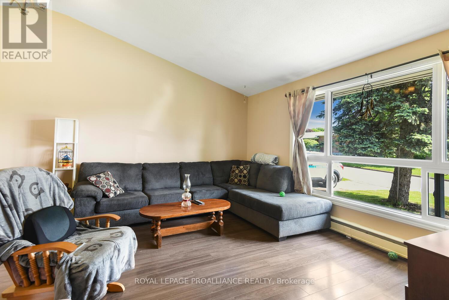 18 Convay Crescent, Brockville, Ontario  K6V 5A1 - Photo 6 - X12410056
