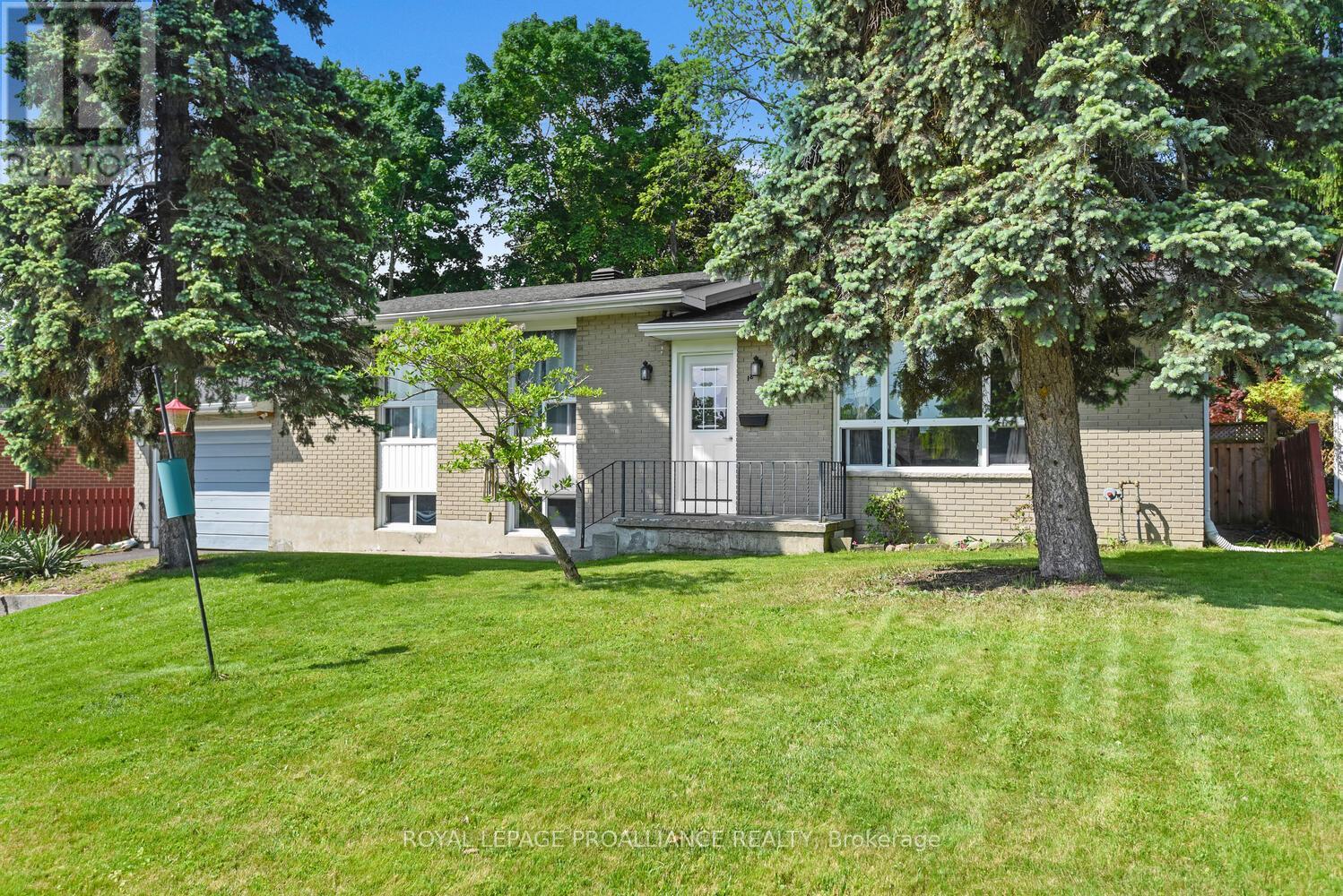 18 Convay Crescent, Brockville, Ontario  K6V 5A1 - Photo 3 - X12410056