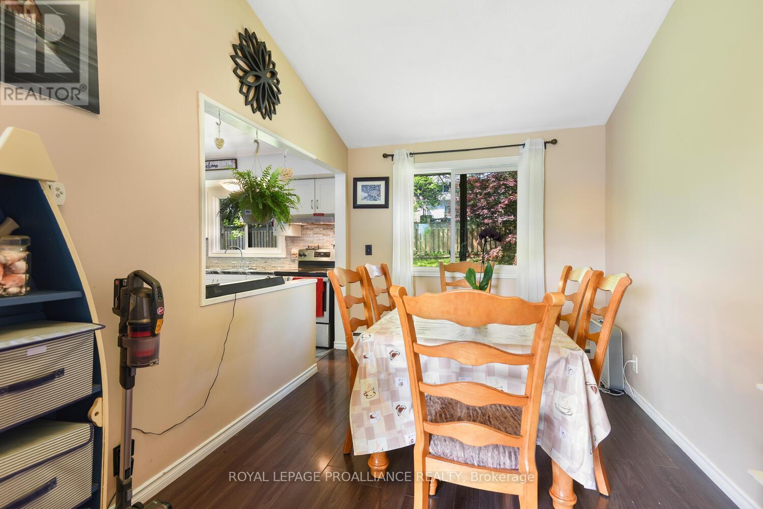 18 Convay Crescent, Brockville, Ontario  K6V 5A1 - Photo 8 - X12410056