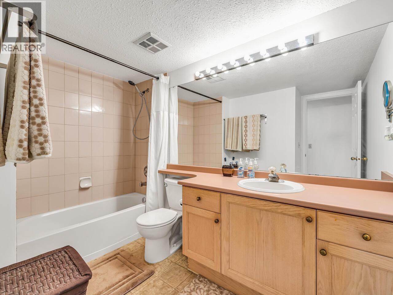 204 6735 Station Hill Court, Burnaby, British Columbia  V3N 4W5 - Photo 12 - R3049655