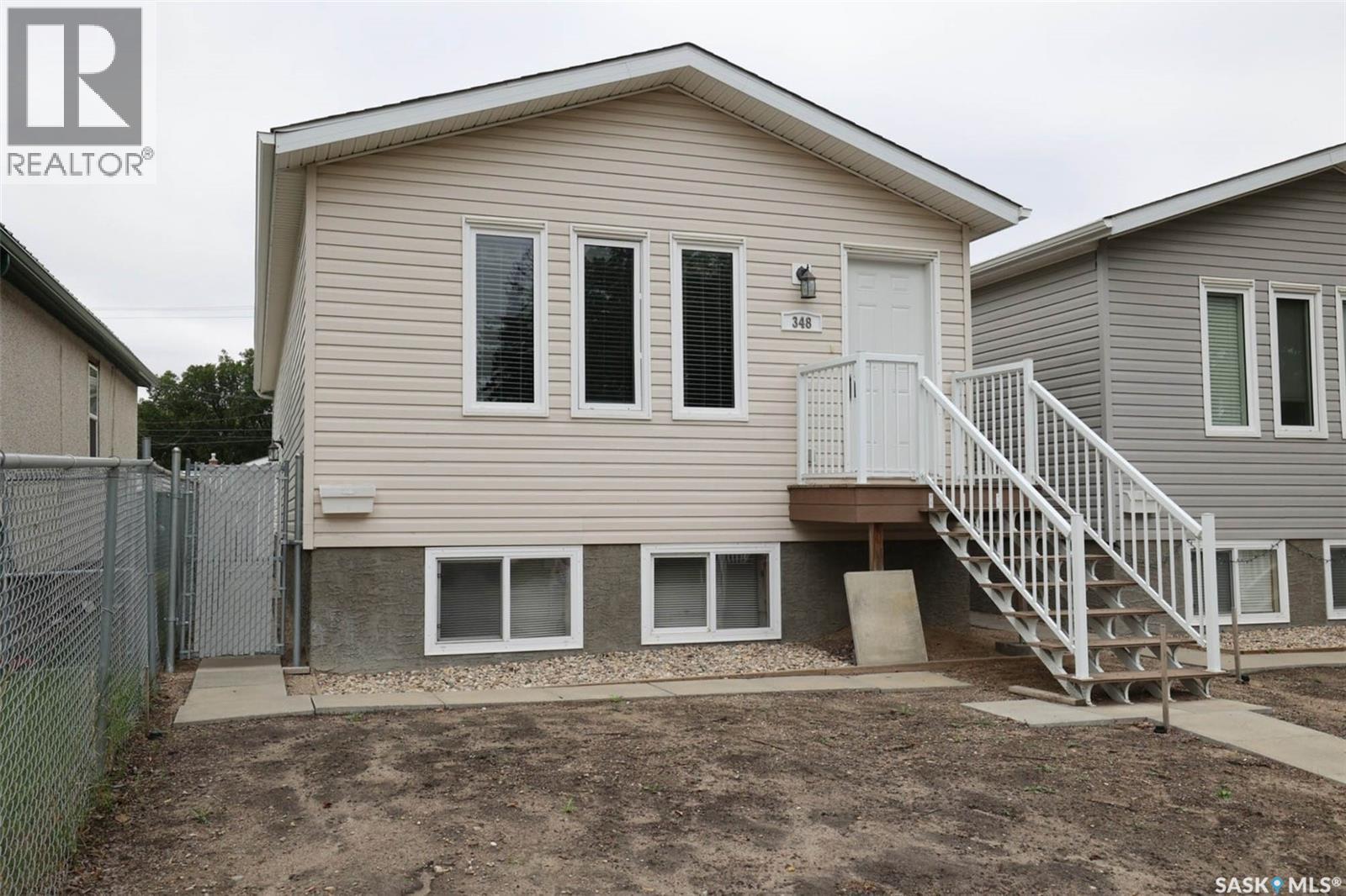 348 Robinson Street, Regina, Saskatchewan  S4R 3R2 - Photo 3 - SK018690