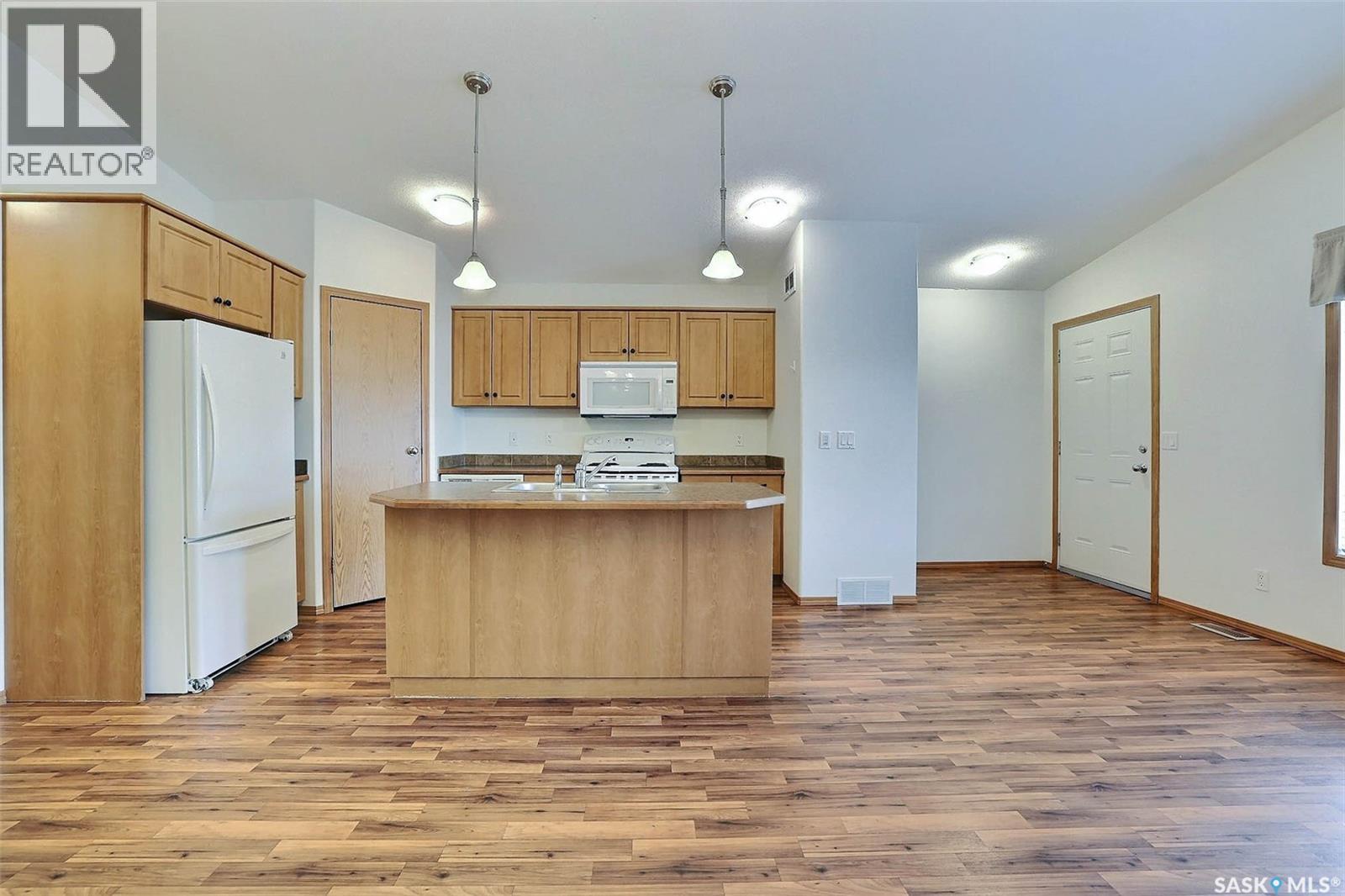 348 Robinson Street, Regina, Saskatchewan  S4R 3R2 - Photo 6 - SK018690