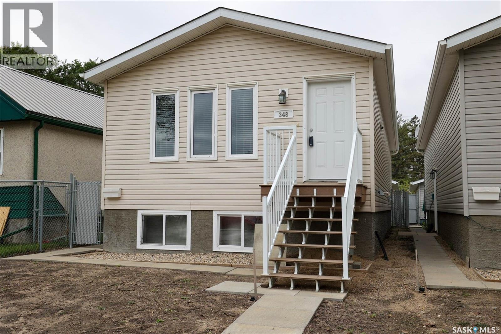 348 Robinson STREET, Regina, Saskatchewan