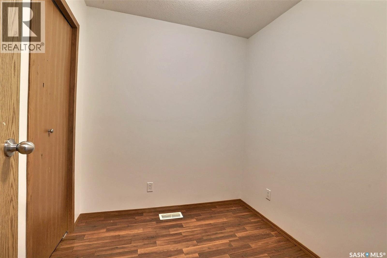 348 Robinson Street, Regina, Saskatchewan  S4R 3R2 - Photo 14 - SK018690