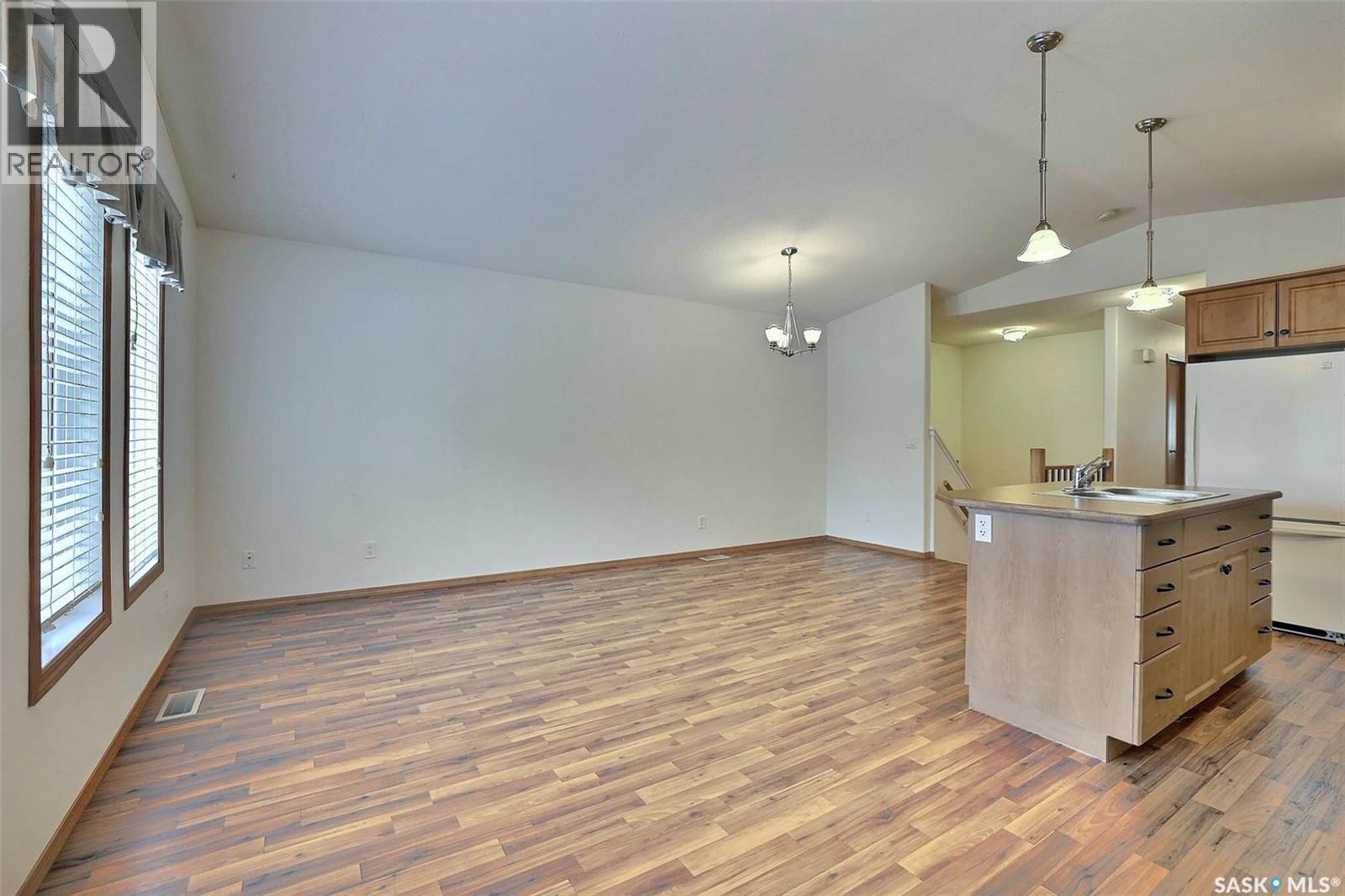 348 Robinson Street, Regina, Saskatchewan  S4R 3R2 - Photo 4 - SK018690