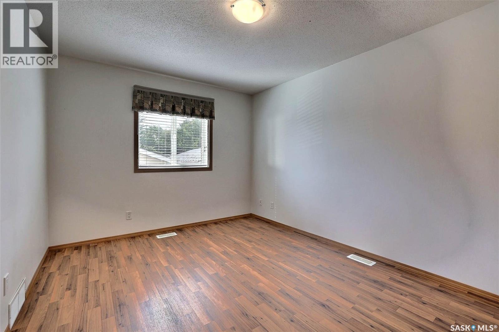 348 Robinson Street, Regina, Saskatchewan  S4R 3R2 - Photo 15 - SK018690