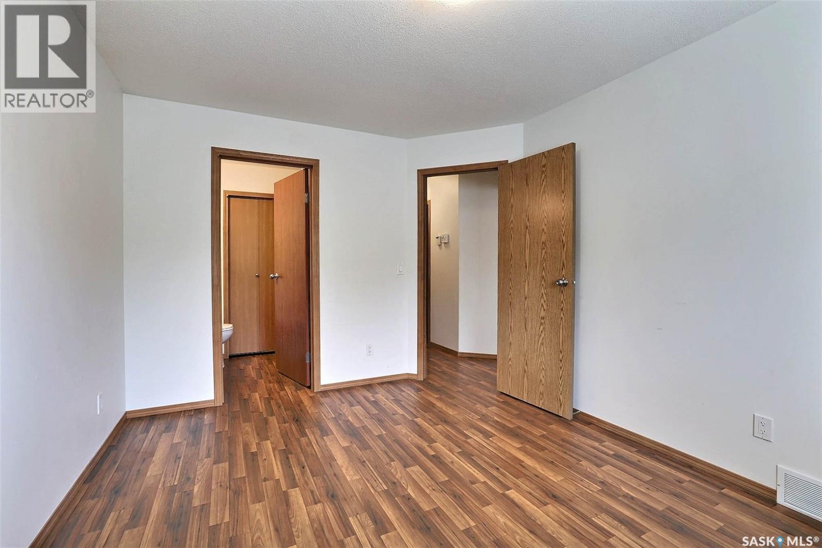 348 Robinson Street, Regina, Saskatchewan  S4R 3R2 - Photo 16 - SK018690