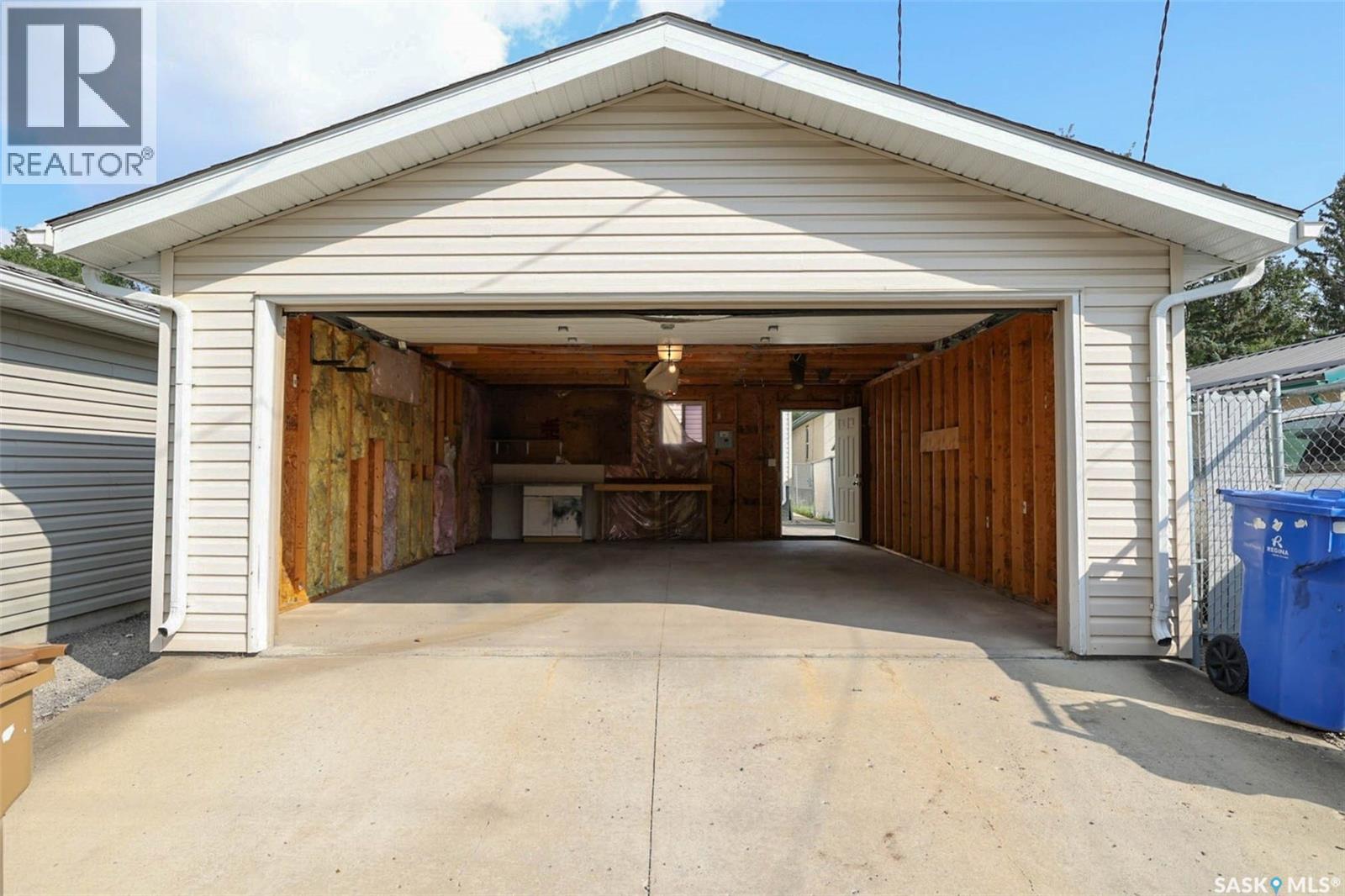 348 Robinson Street, Regina, Saskatchewan  S4R 3R2 - Photo 28 - SK018690