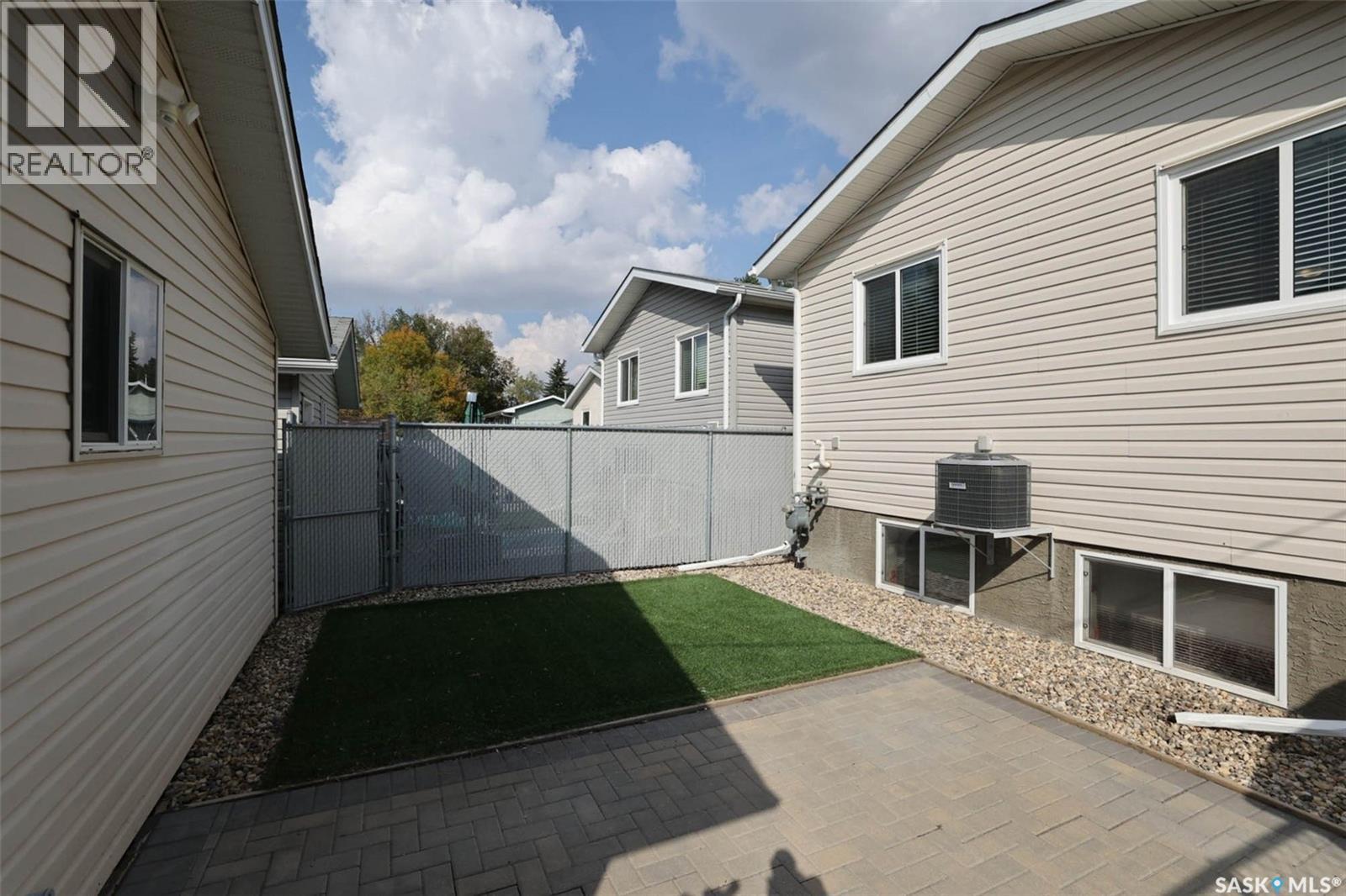 348 Robinson Street, Regina, Saskatchewan  S4R 3R2 - Photo 29 - SK018690