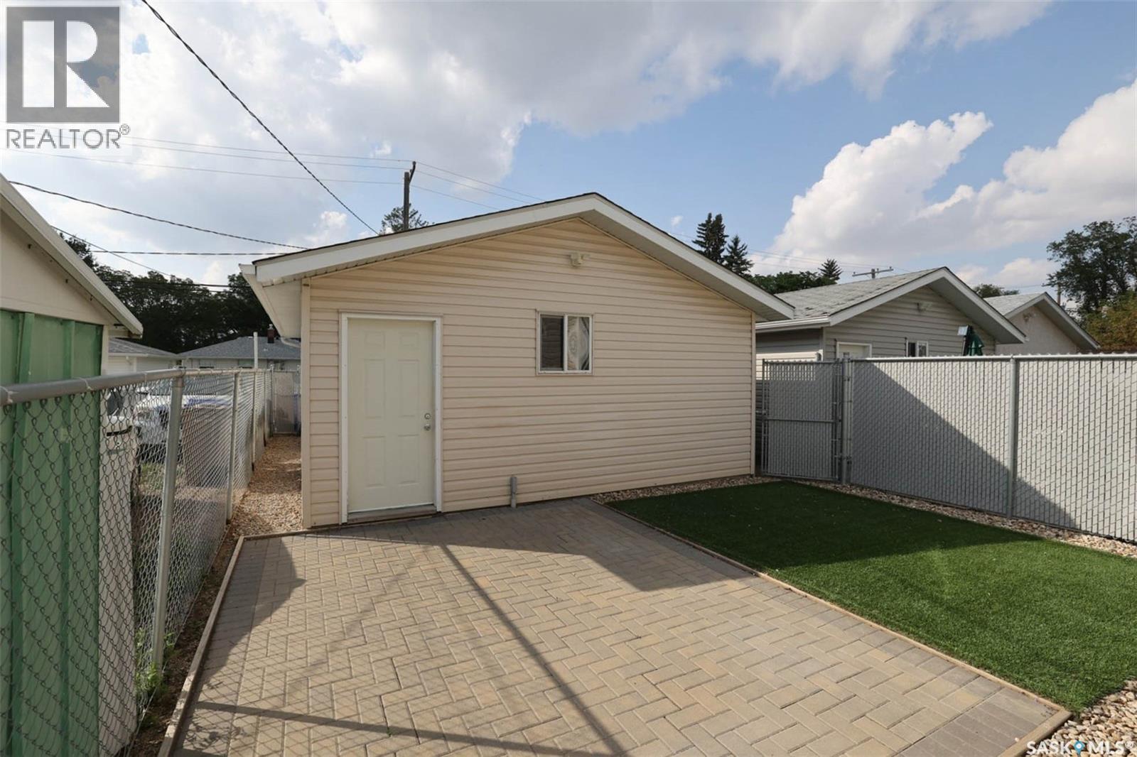348 Robinson Street, Regina, Saskatchewan  S4R 3R2 - Photo 31 - SK018690