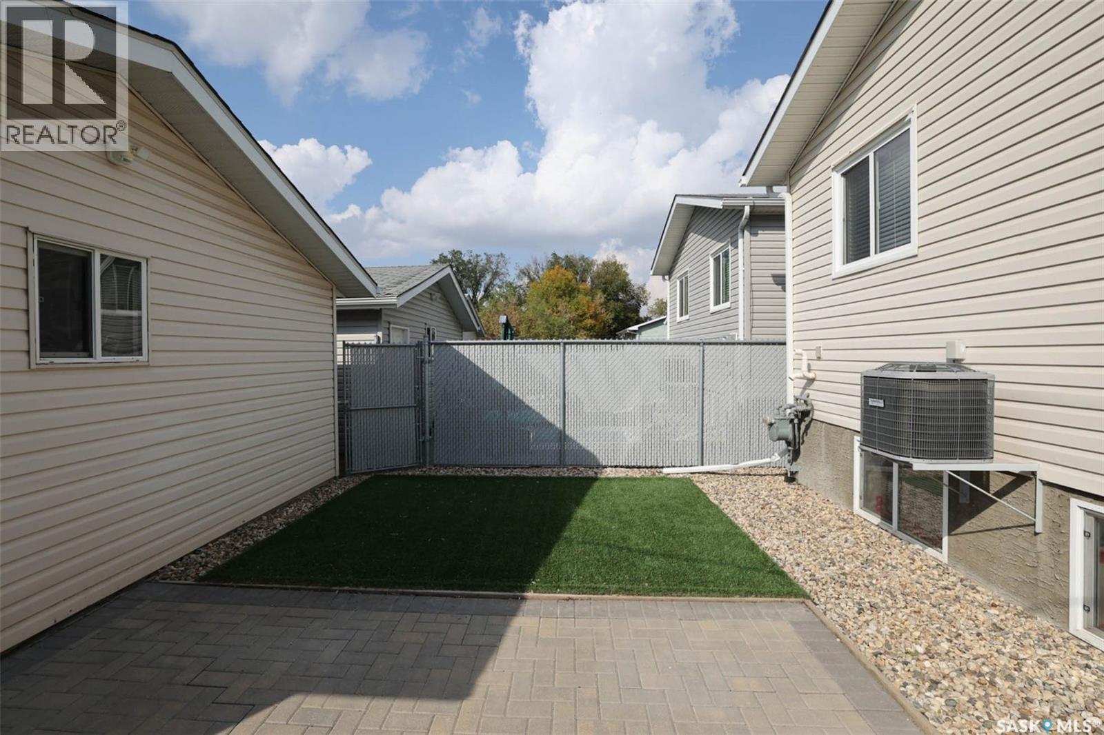 348 Robinson Street, Regina, Saskatchewan  S4R 3R2 - Photo 30 - SK018690