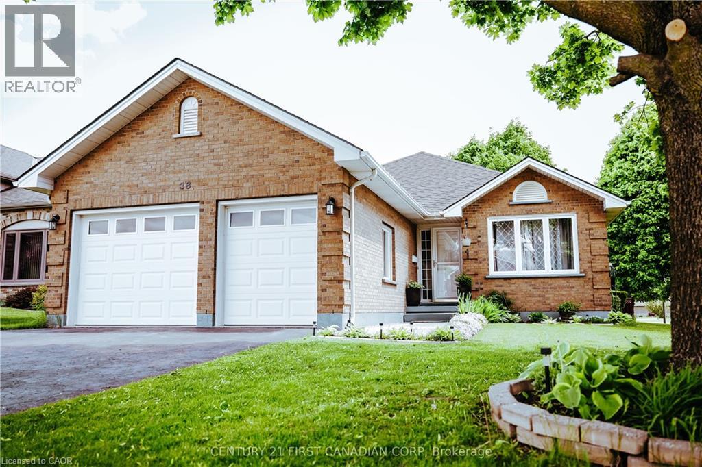 38 St. Michael's Street, Delhi, Ontario  N4B 3C8 - Photo 1 - 40766867
