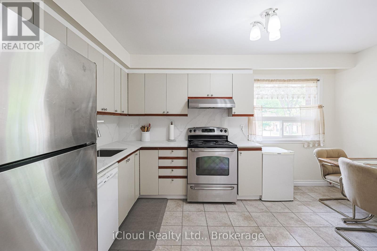 53 - 1667 Albion Road, Toronto, Ontario  M9V 1B7 - Photo 10 - W12413052