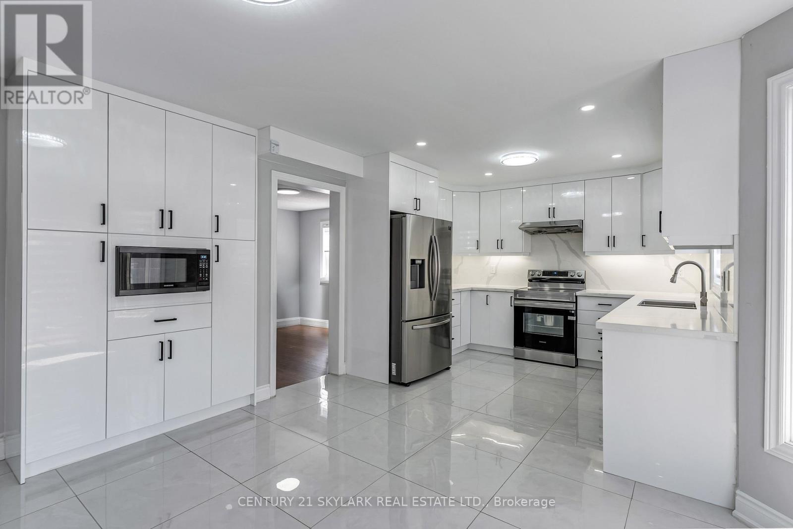 4 Moonstone Court, Brampton (Fletcher's Creek South), Ontario  L6Y 4Z8 - Photo 15 - W12413061