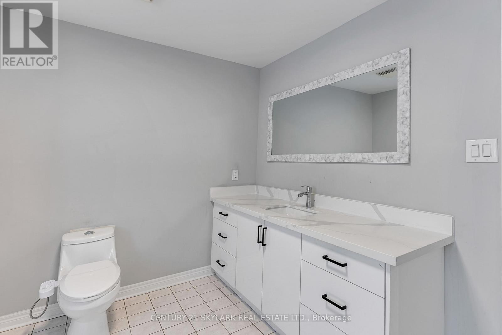 4 Moonstone Court, Brampton (Fletcher's Creek South), Ontario  L6Y 4Z8 - Photo 22 - W12413061